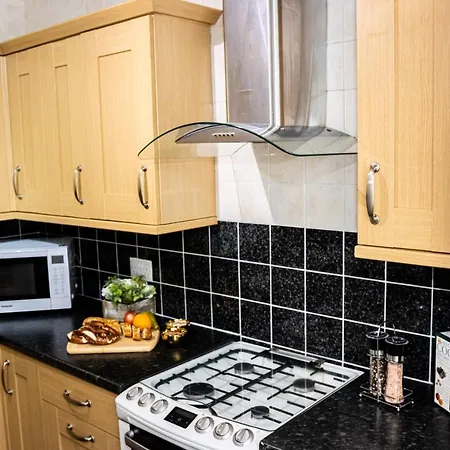 Td Stourb Dudley - Luxurious 3 Bedroom House - Sleeps 7 - Dy1 - Long And Short Stay Brierley Hill Esterno foto