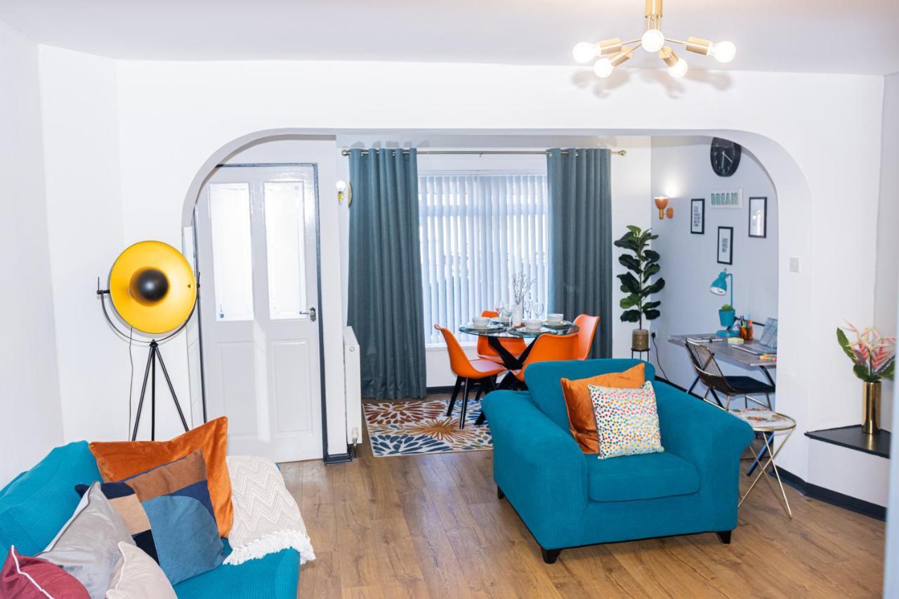 Td Stourb Dudley: Spacious 3-bedroom Family & Contractor *