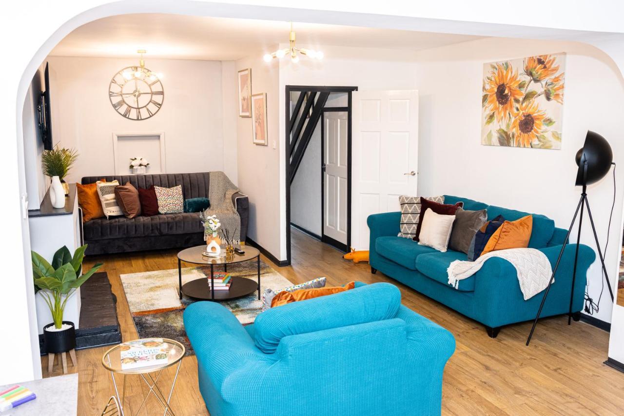 Td Stourb Dudley: Spacious 3-bedroom Family & Contractor *