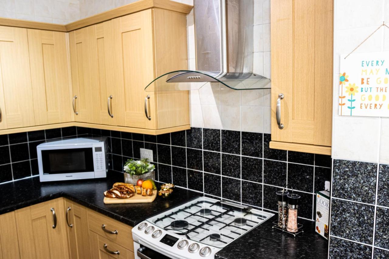 Holiday home Td Stourb Dudley: Spacious 3-bedroom Family & Contractor