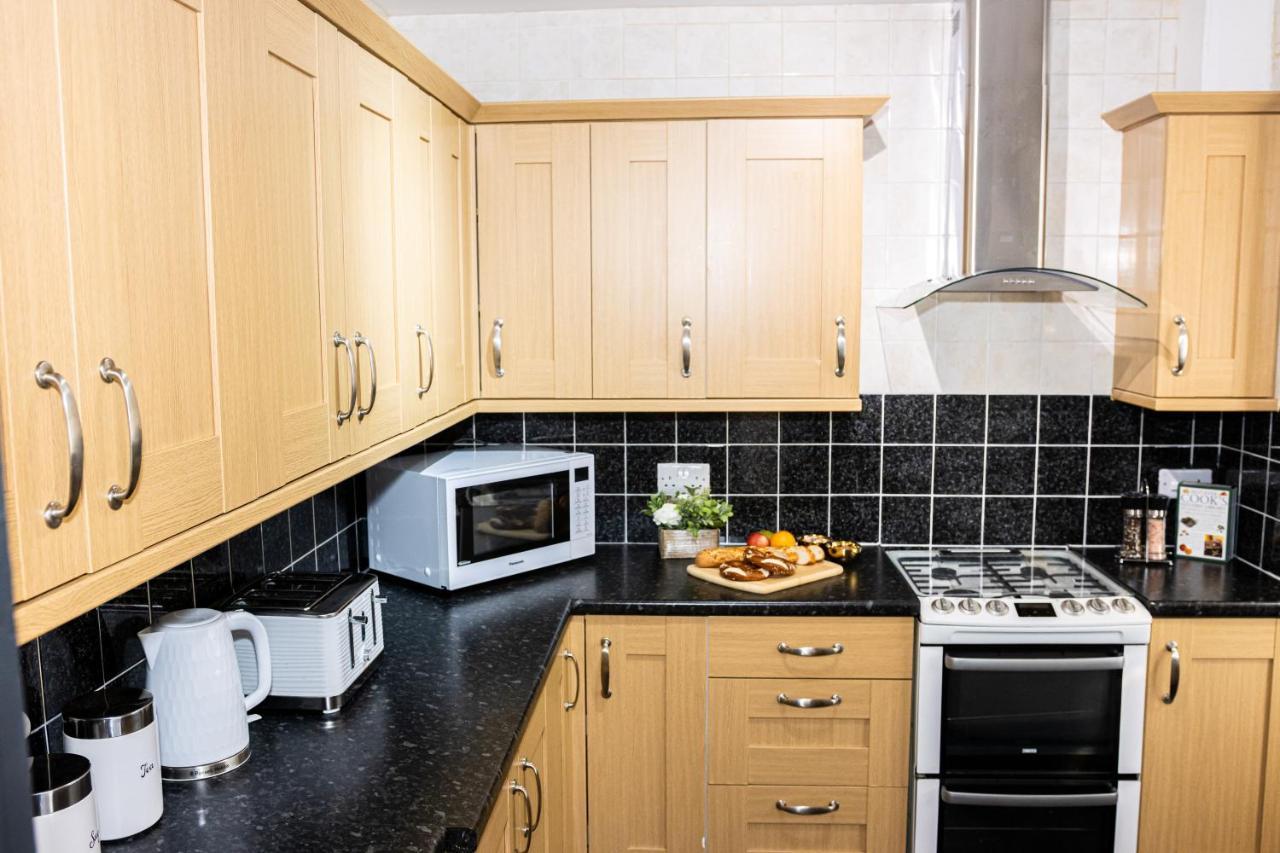 Holiday home Td Stourb Dudley: Spacious 3-bedroom Family & Contractor *